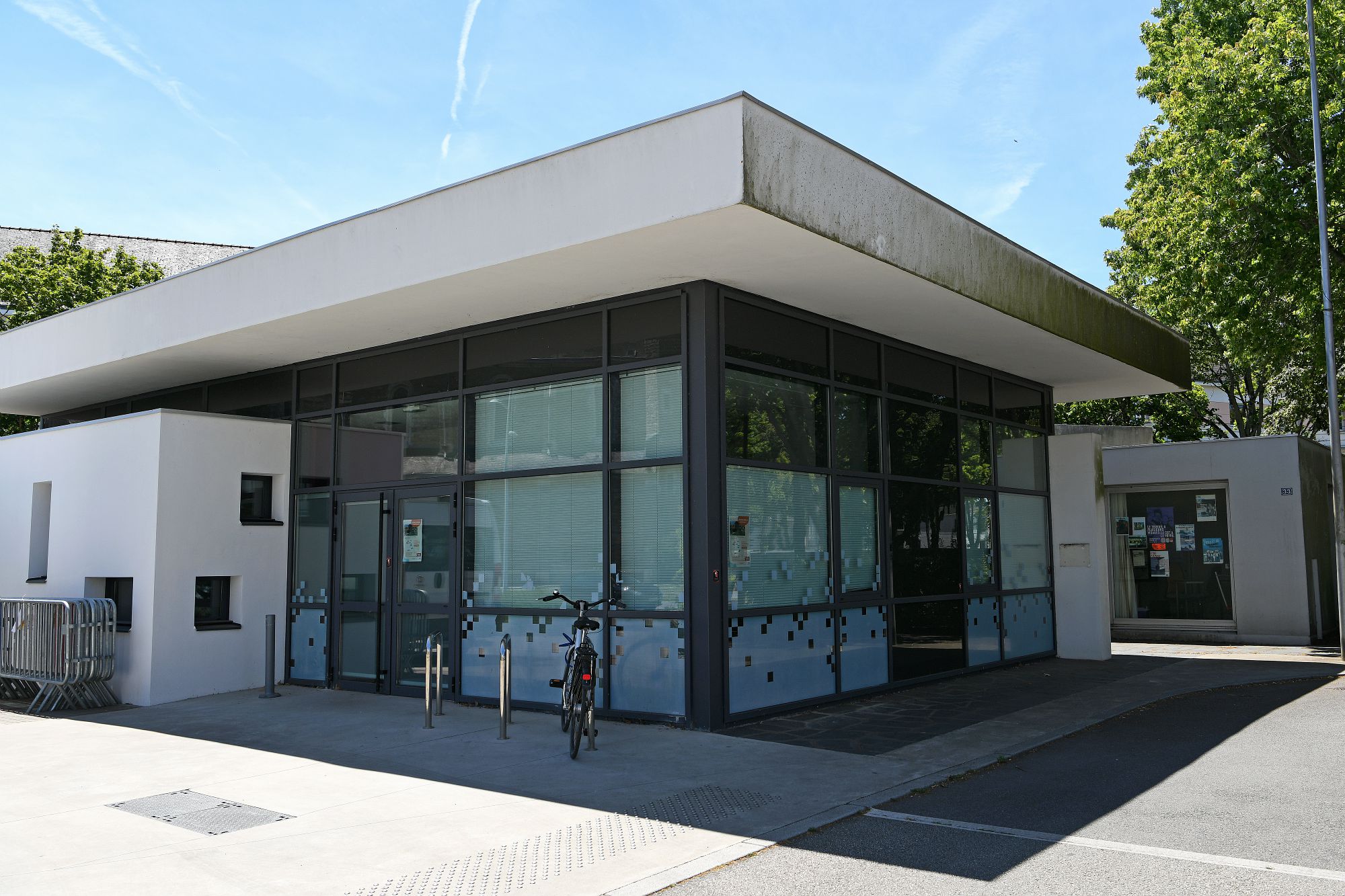 Le centre temporaire (ex-Espace famille) est situé au 31 avenue Léon Blum à Saint-Nazaire.